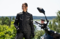 CASACO LINDSTRANDS TÊXTIL HALDEN MULHER PRETO